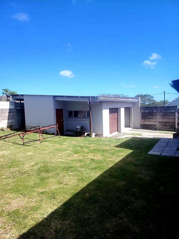 4 Bedroom Property for Sale in Cambridge West Eastern Cape